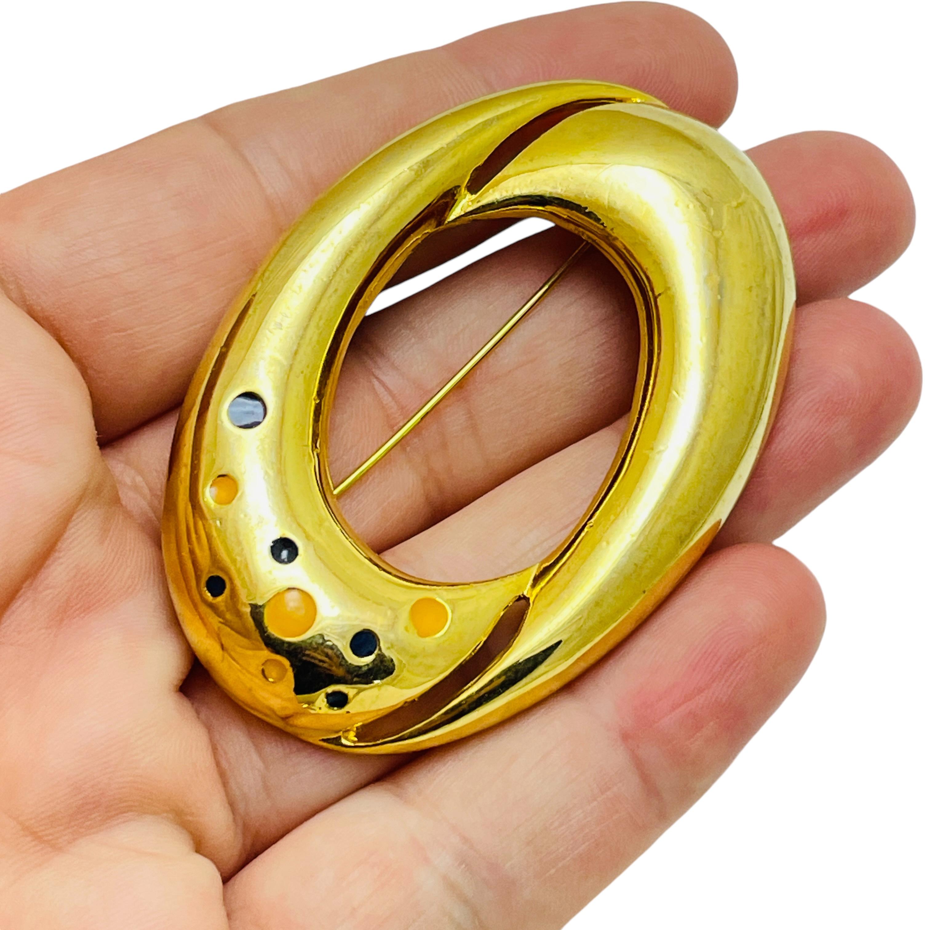 Women's Vintage gold tone enamel designer brooch For Sale