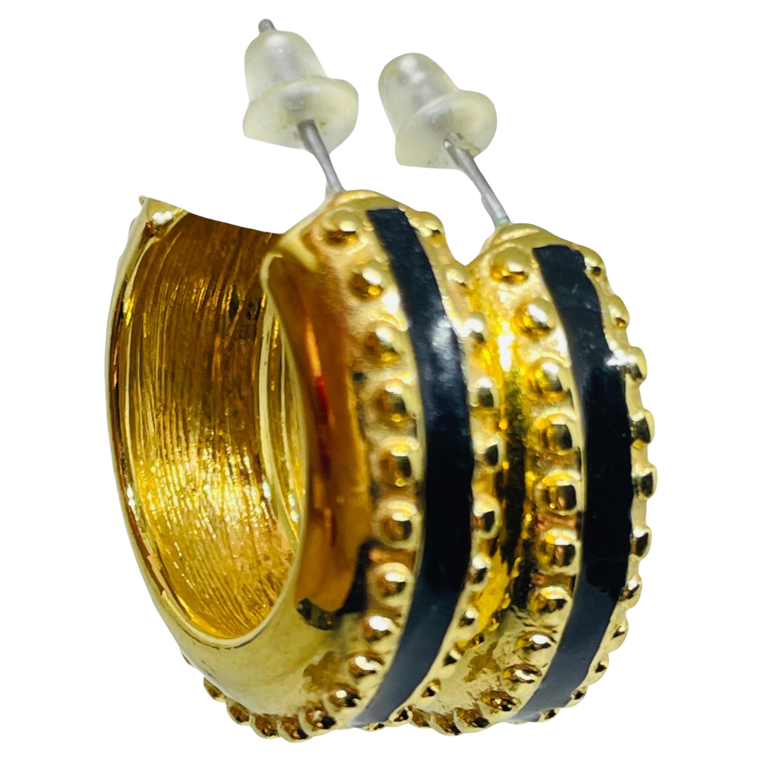 Vintage Gold Ton Emaille etruskischen Reifen Ohrringe durchbohrt im Angebot