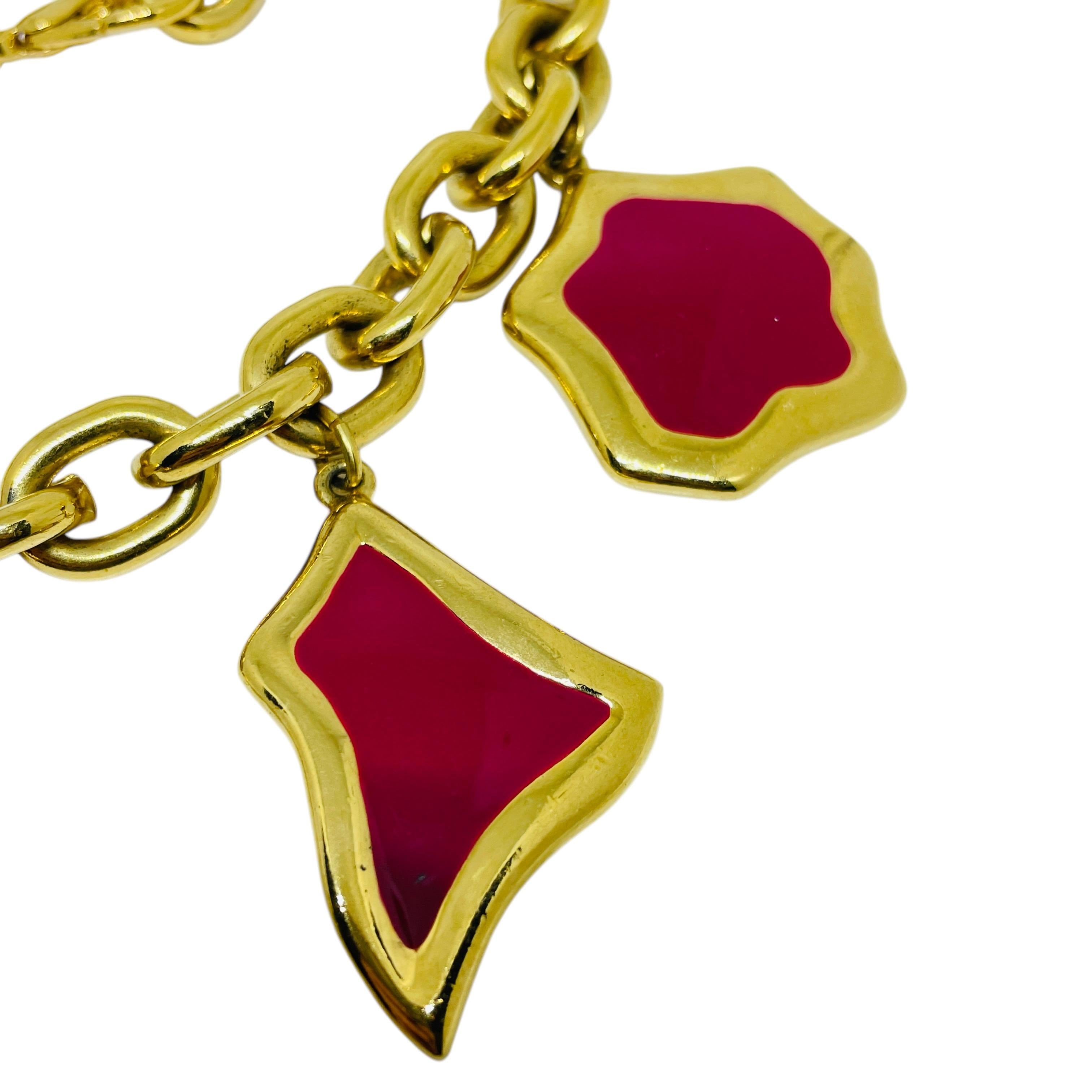 DÉTAILS

• non signé

• ton or avec émail

• Collier de créateur vintage

MESURES

•

CONDITION

• très bon état vintage avec peu de signes d'usure

Sku 50

❤️❤️ BIJOUX DE CRÉATEUR VINTAGE ❤️❤️

❤️❤️ ALEXANDER'S BOUTIQUE ❤️❤️