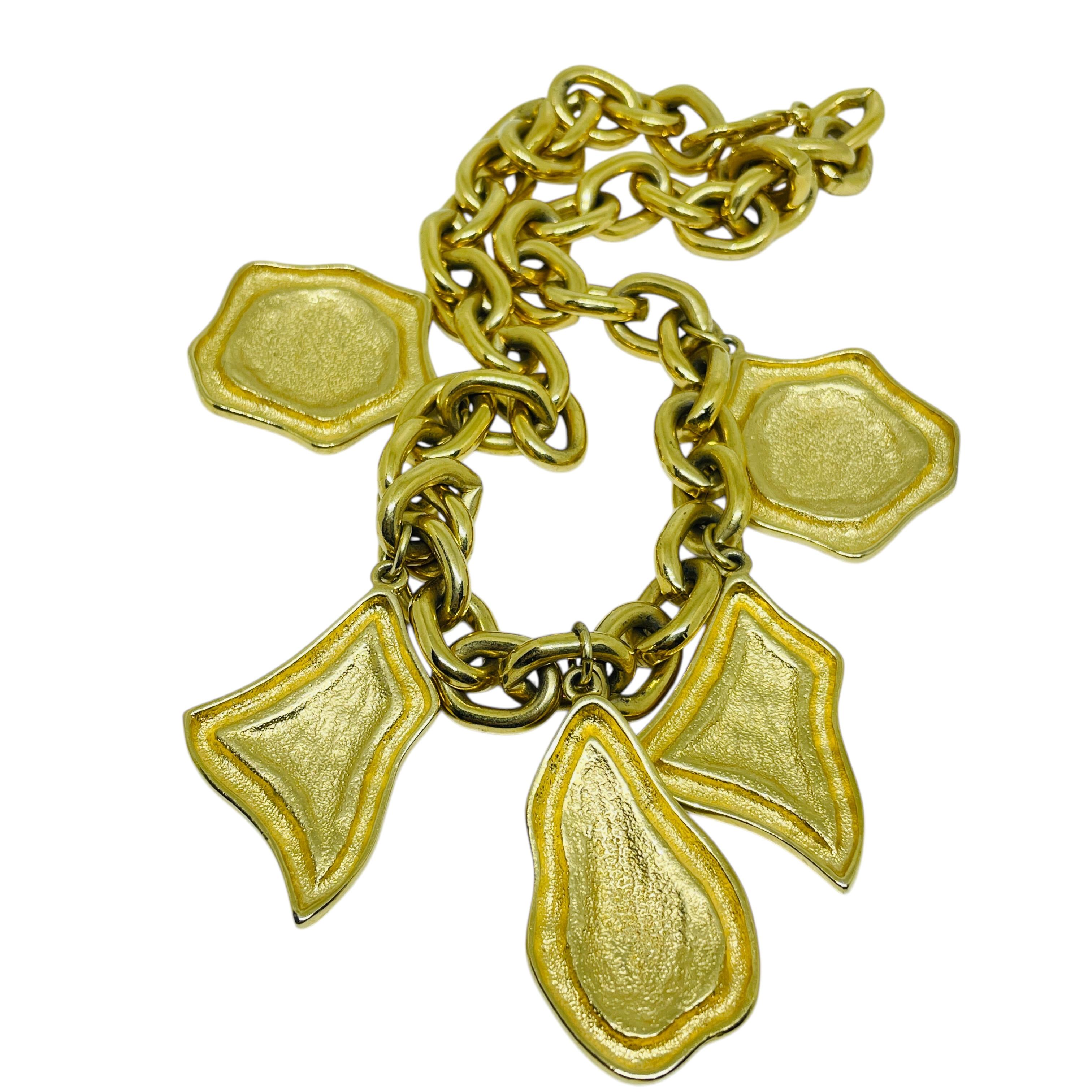 Collier de créateur vintage à chaîne massive en émail doré Pour femmes en vente