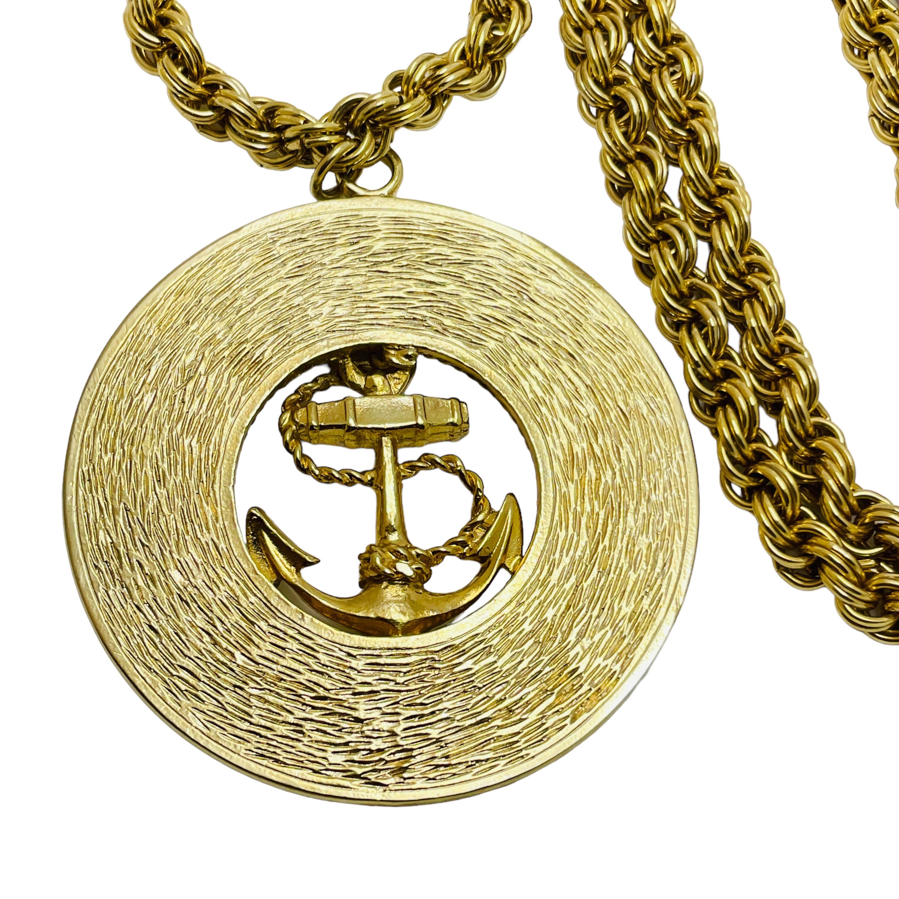 Vintage gold tone enamel nautical anchor pendant designer necklace In Good Condition For Sale In Palos Hills, IL
