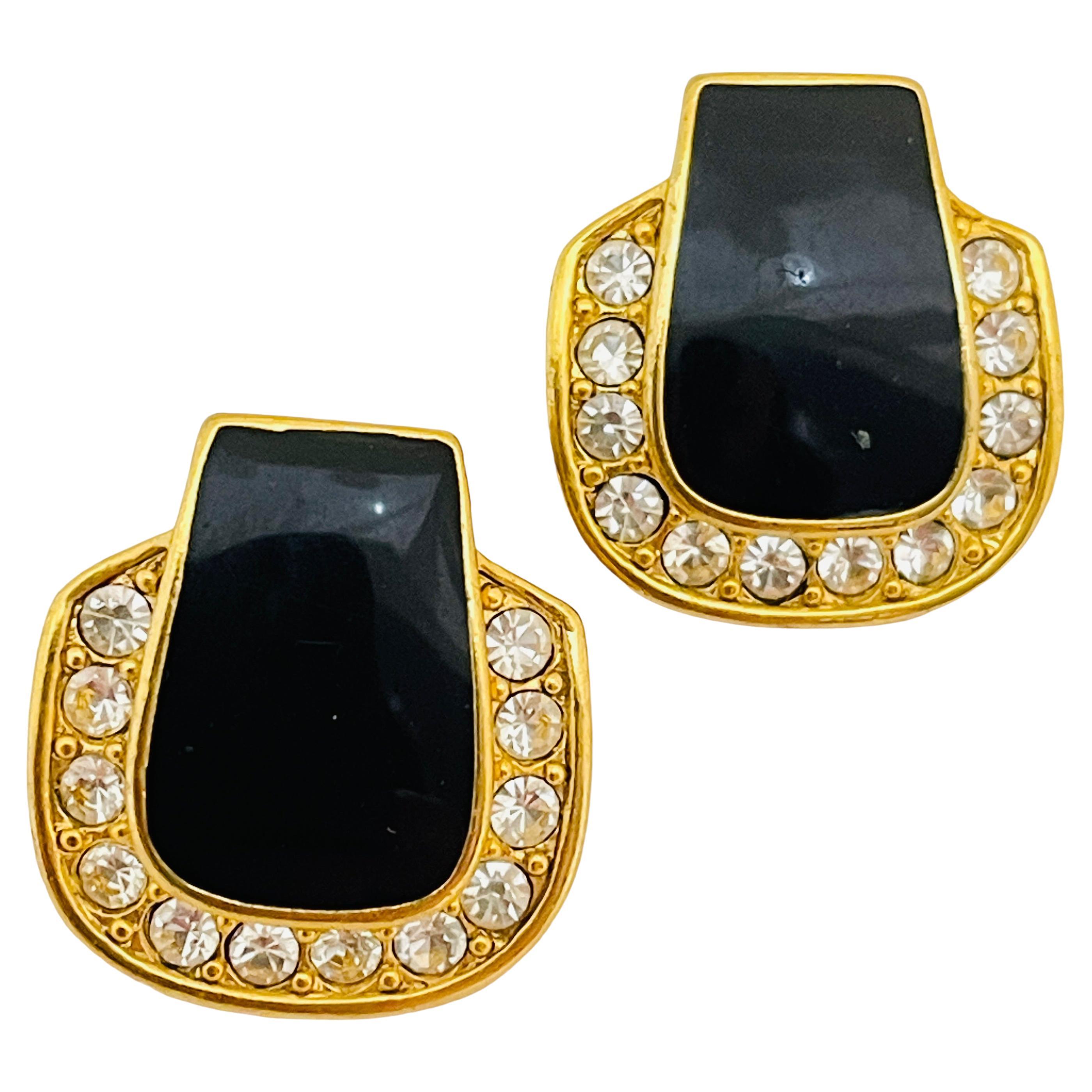 Orecchini vintage con smalto dorato e strass di design