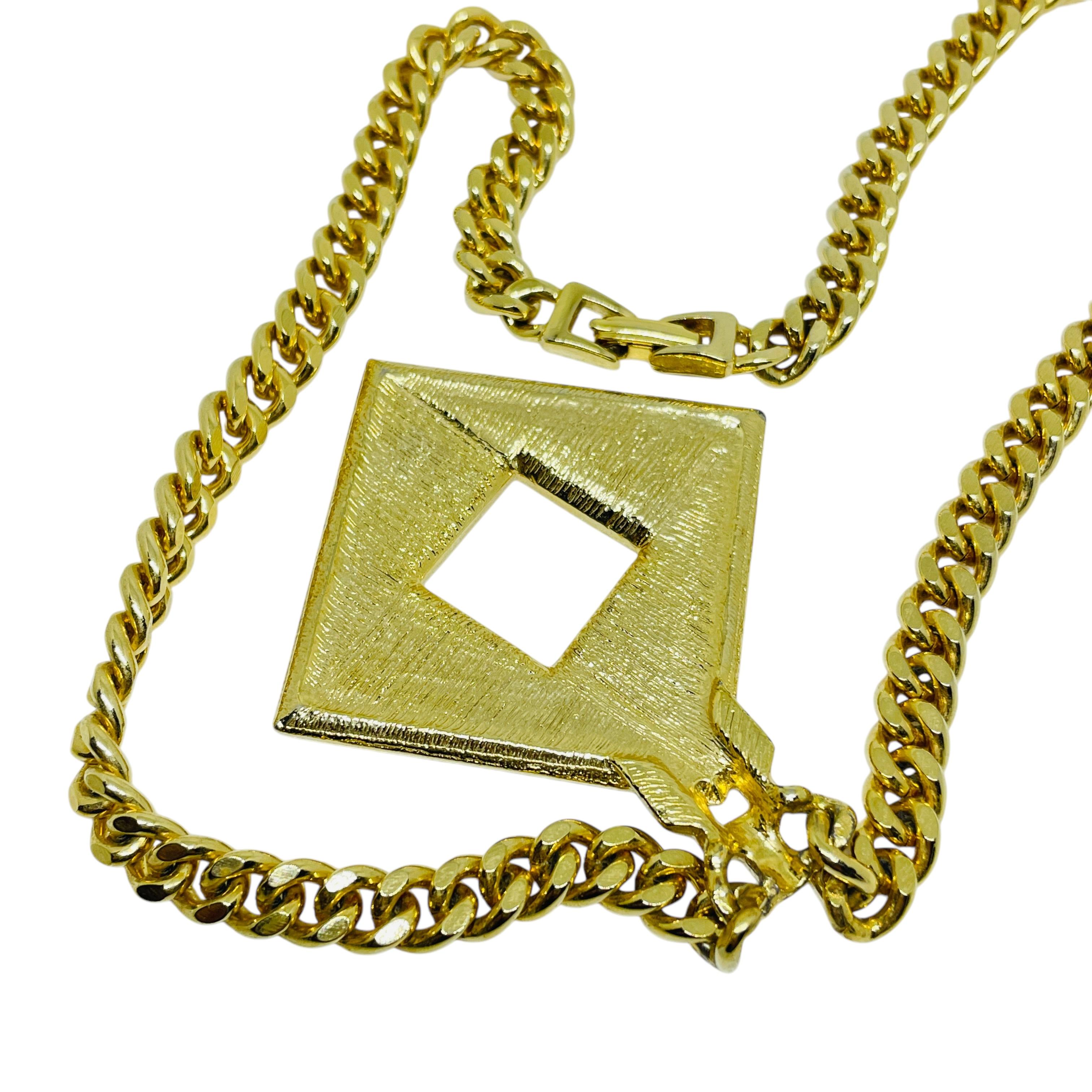 Collier de chaîne géométrique vintage en émail doré et strass. Pour femmes en vente