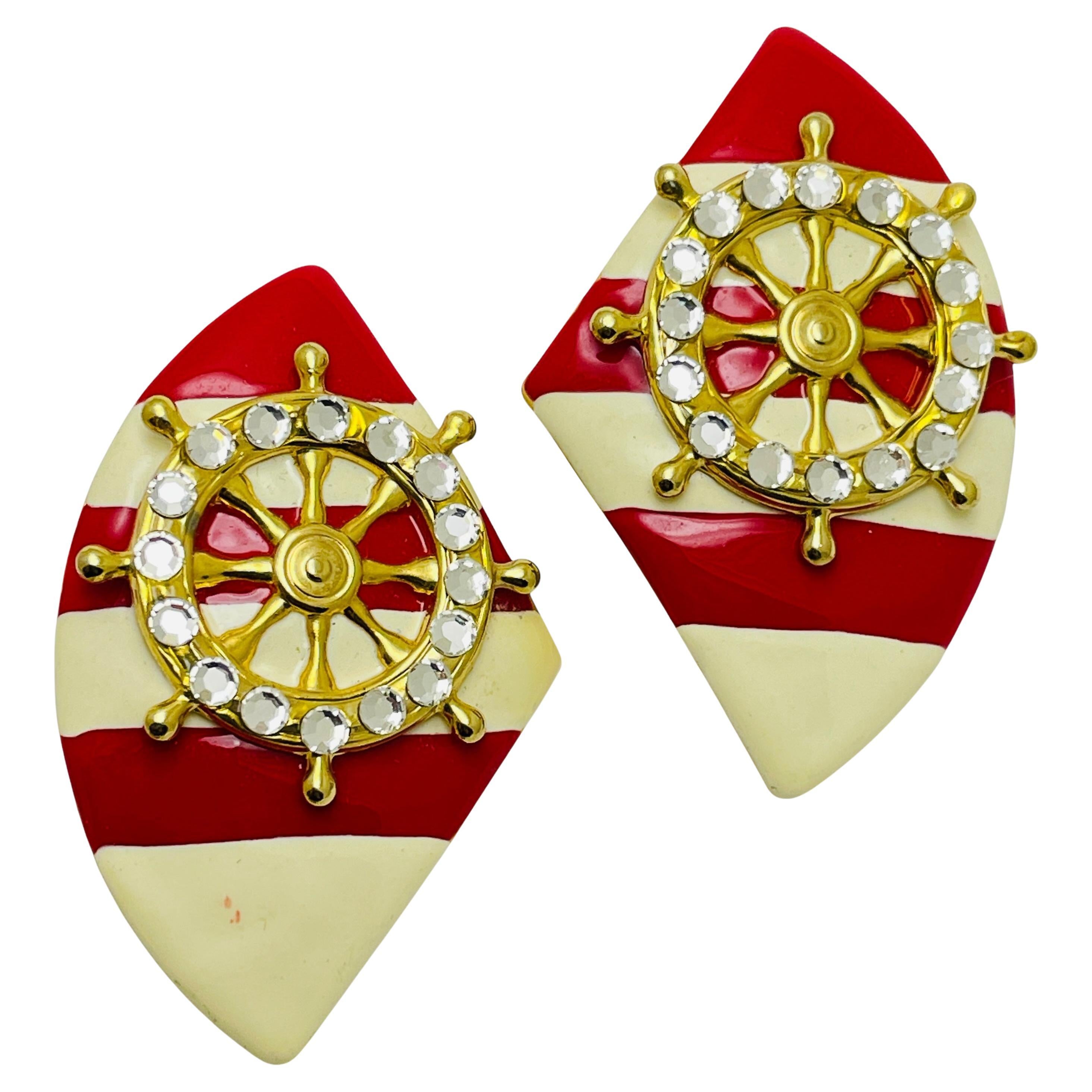 Pendientes vintage de diseño náutico con esmalte dorado y strass