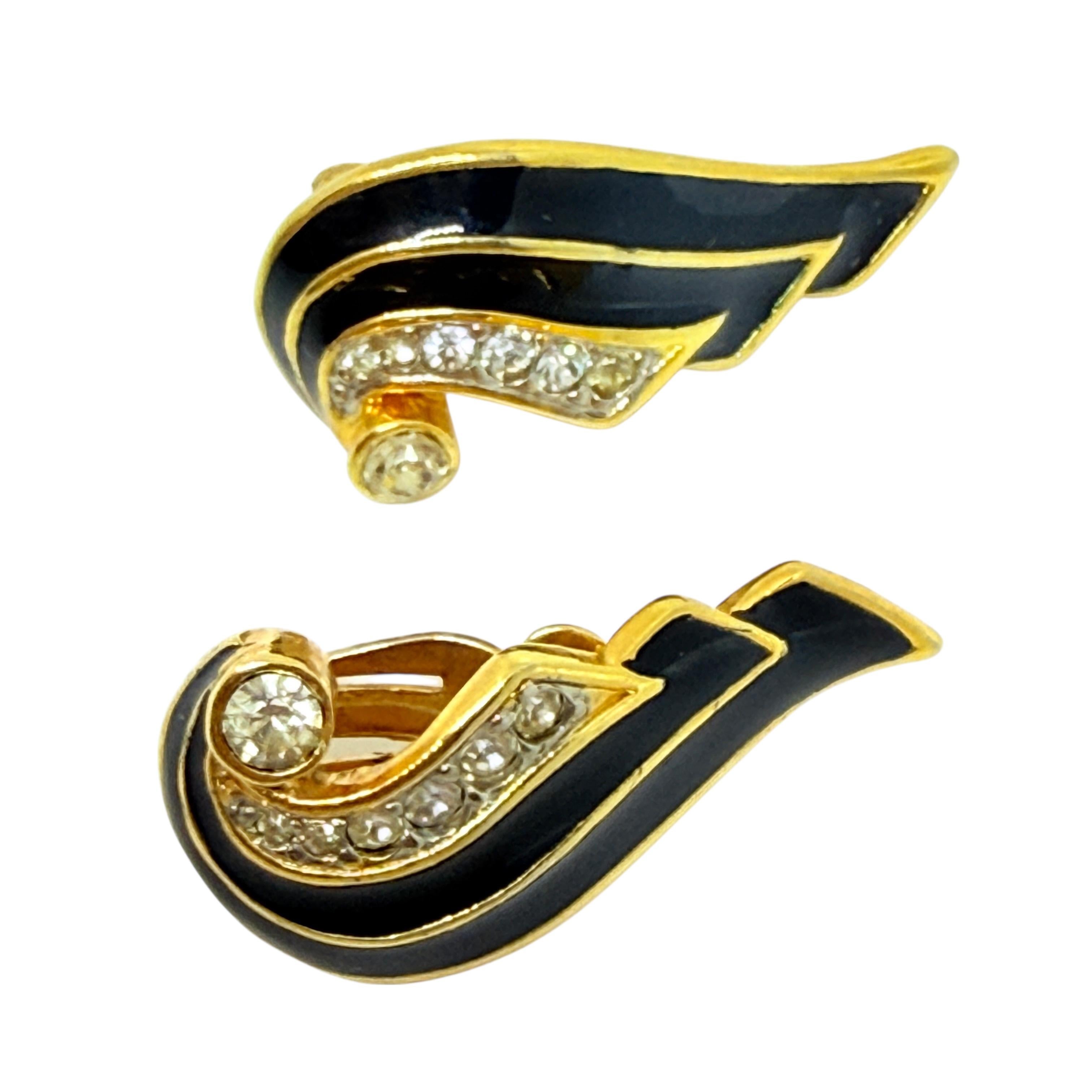 Vintage Gold Ton Emaille Strass Designer Clip auf Ohrringe für Damen oder Herren im Angebot