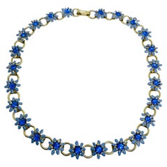Collar de eslabones de diseño con flores de strass esmaltadas en tono dorado vintage