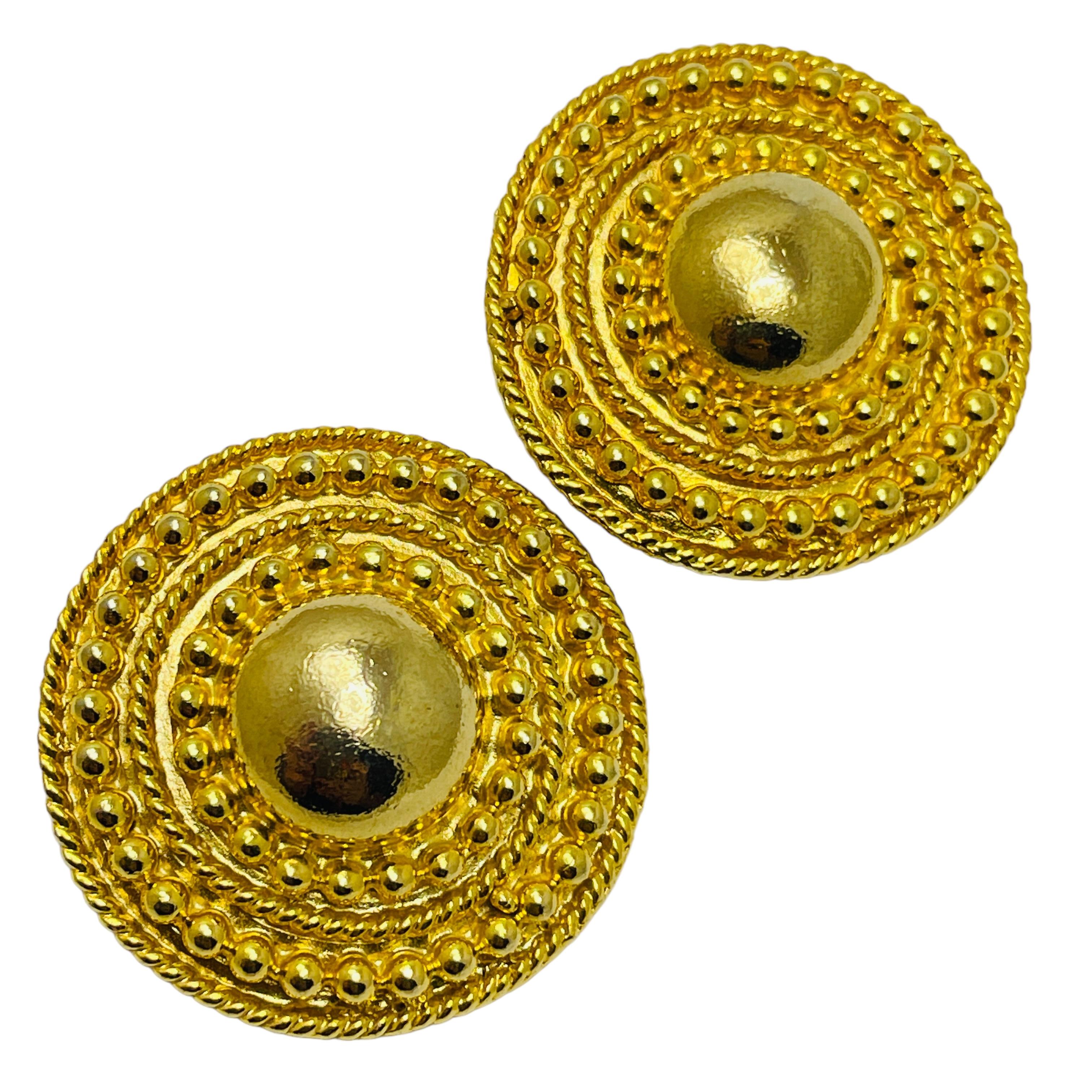 De las mujeres Pendientes de clip de diseño etrusco en tono dorado vintage en venta