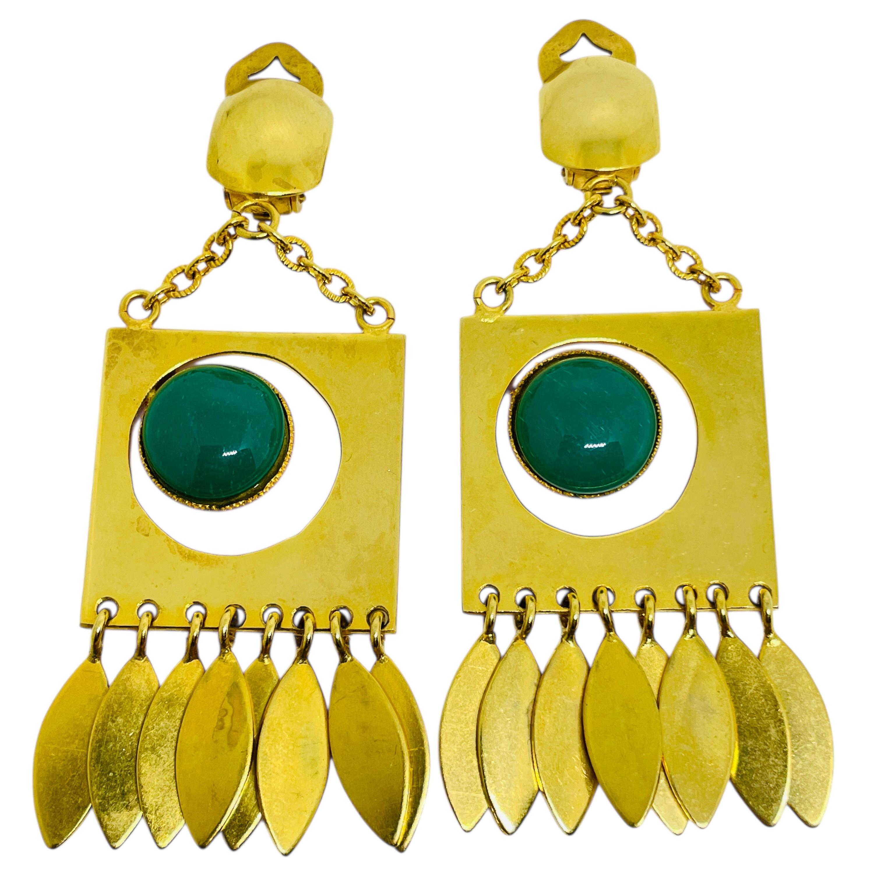 Vintage gold tone etruscan green cabs dangle designer clip on earrings For Sale 1