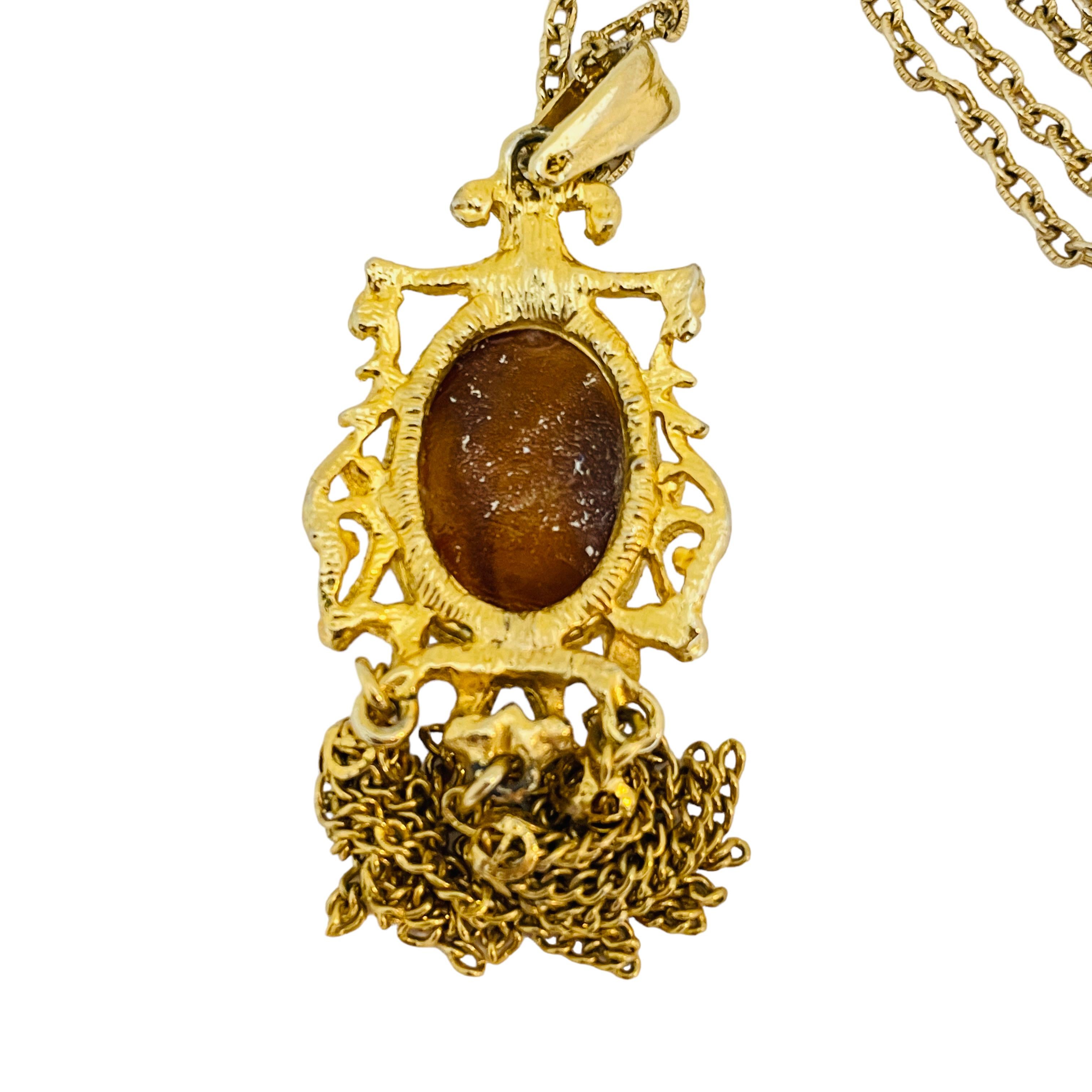 da uomo o donna Collana vintage con catena a penzoloni in finto cammeo in tonalità oro in vendita