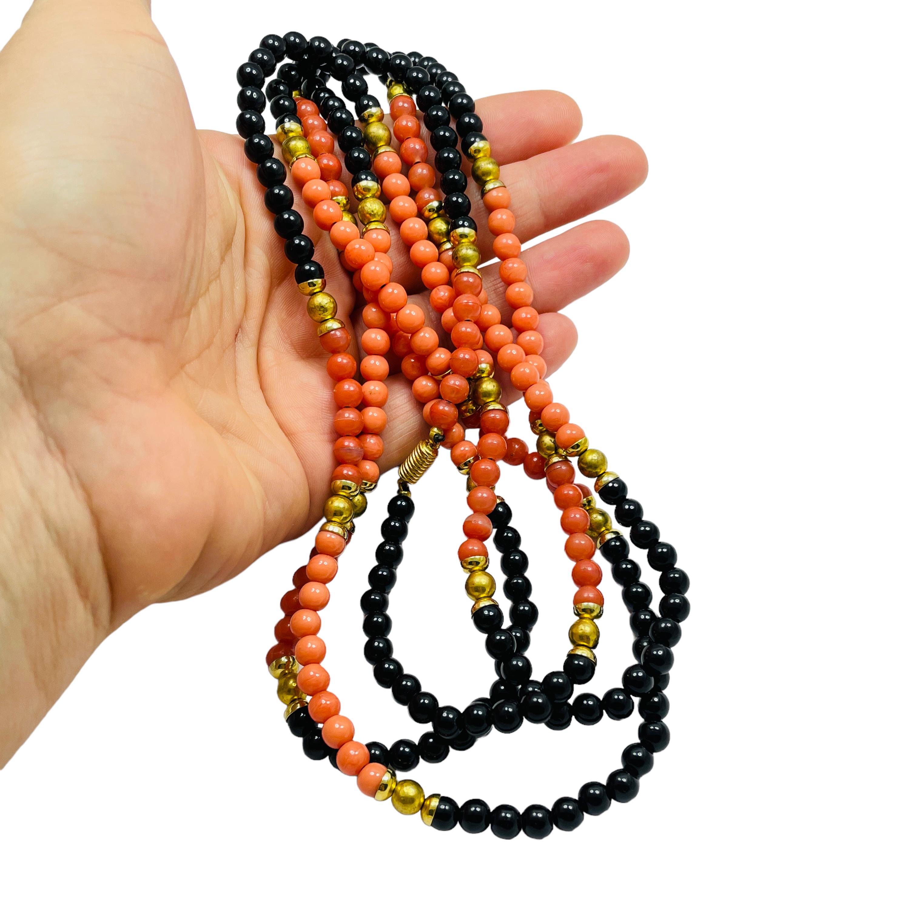 Women's or Men's Vintage gold tone faux coral onyx beaded long necklace For Sale