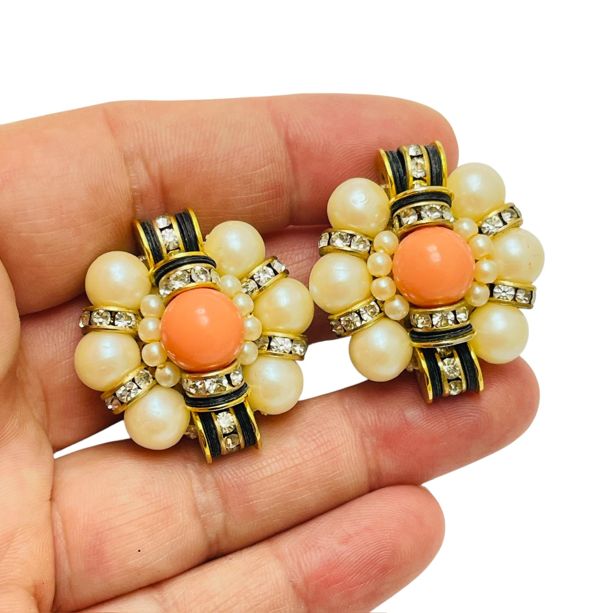 Vintage Gold Ton faux Koralle Perle Strass Designer Landebahn Clip auf Ohrringe Damen im Angebot