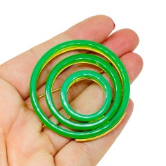 Broche modernista de diseño vintage, en tono dorado, con resina verde imitación de jade