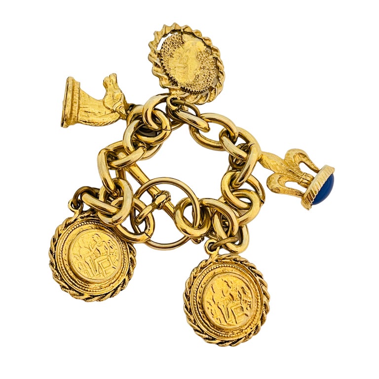 Vintage gold tone faux lapis charm chain bracelet with toggle clasp For