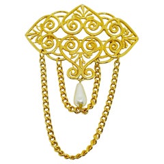 Vintage gold tone faux pearl dangle chain designer brooch