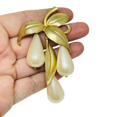 Vintage gold tone faux pearl dangle leaf designer brooch