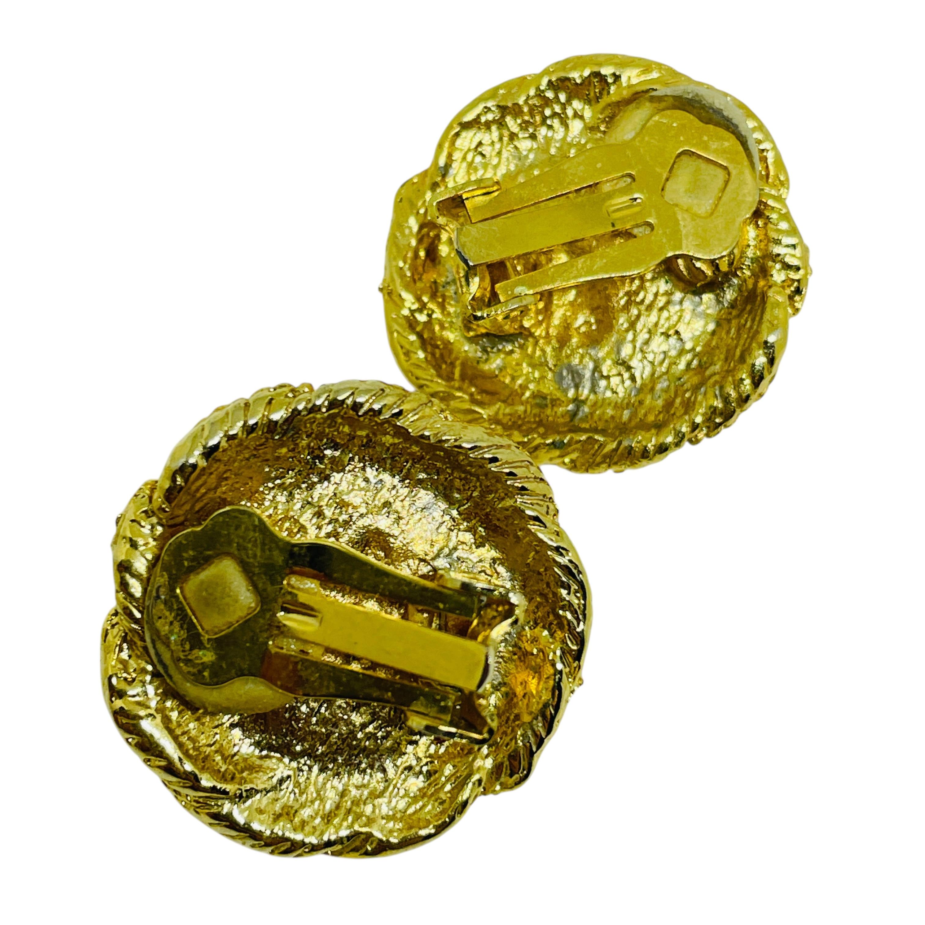 Vintage Gold Ton faux Perle Designer Clip auf Ohrringe im Zustand „Gut“ im Angebot in Palos Hills, IL