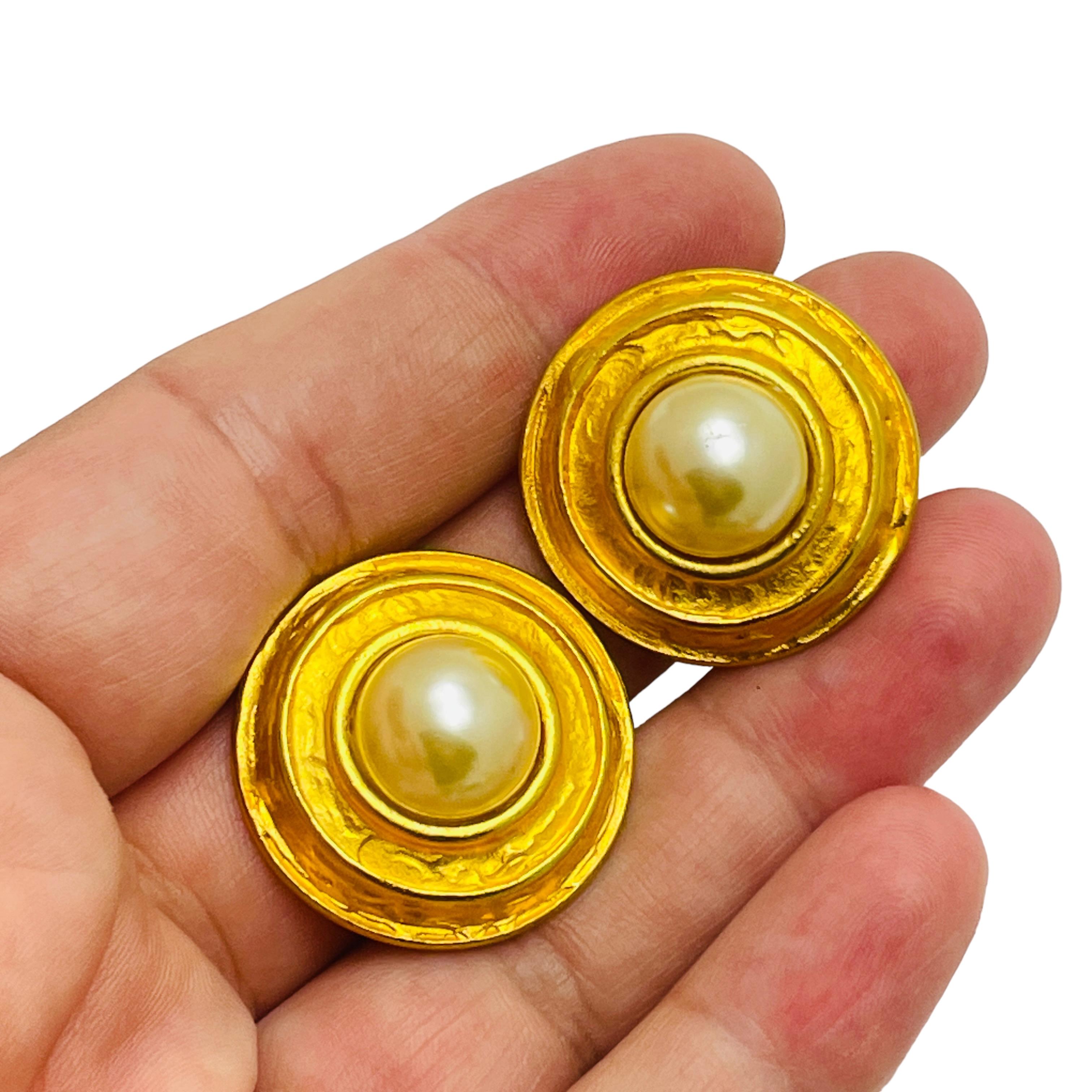 Women's Vintage gold tone faux pearl designer clip on earrings For Sale