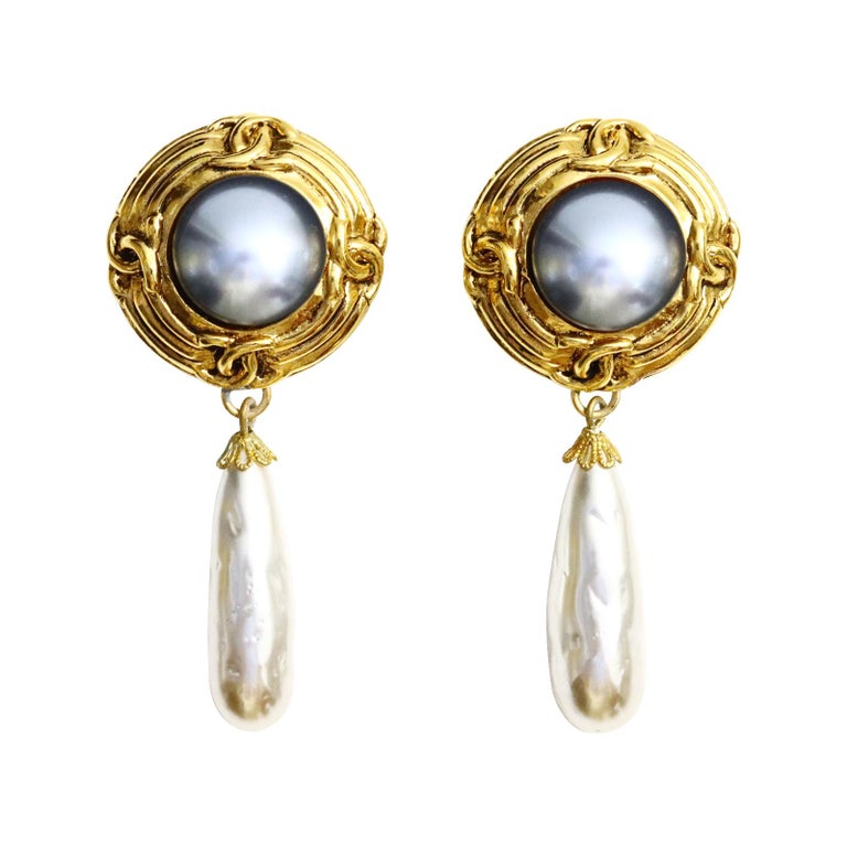 Vintage Gold Tone Faux Pearl Grey and Ivory Dangling Earrings For Sale 1