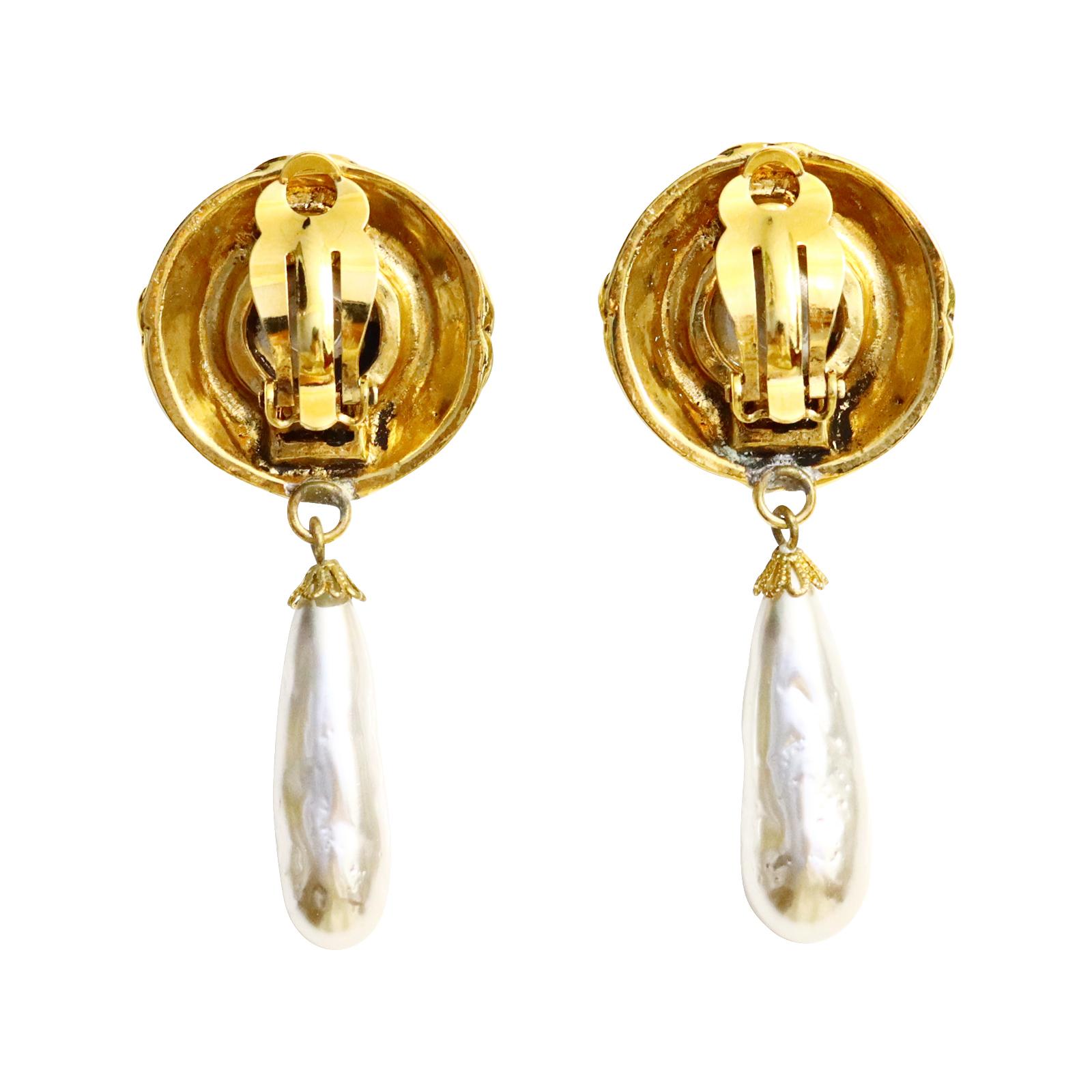 Modern Vintage  French Gol Tone Faux Pearl Grey and Ivory Dangling Earrings Circa 1980s For Sale