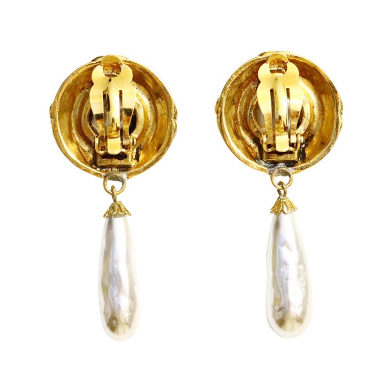 Vintage Gold Tone Faux Pearl Grey and Ivory Dangling Earrings For Sale 2