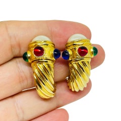 Boucles d'oreilles clip vintage en fausse perle moghul, ton or.