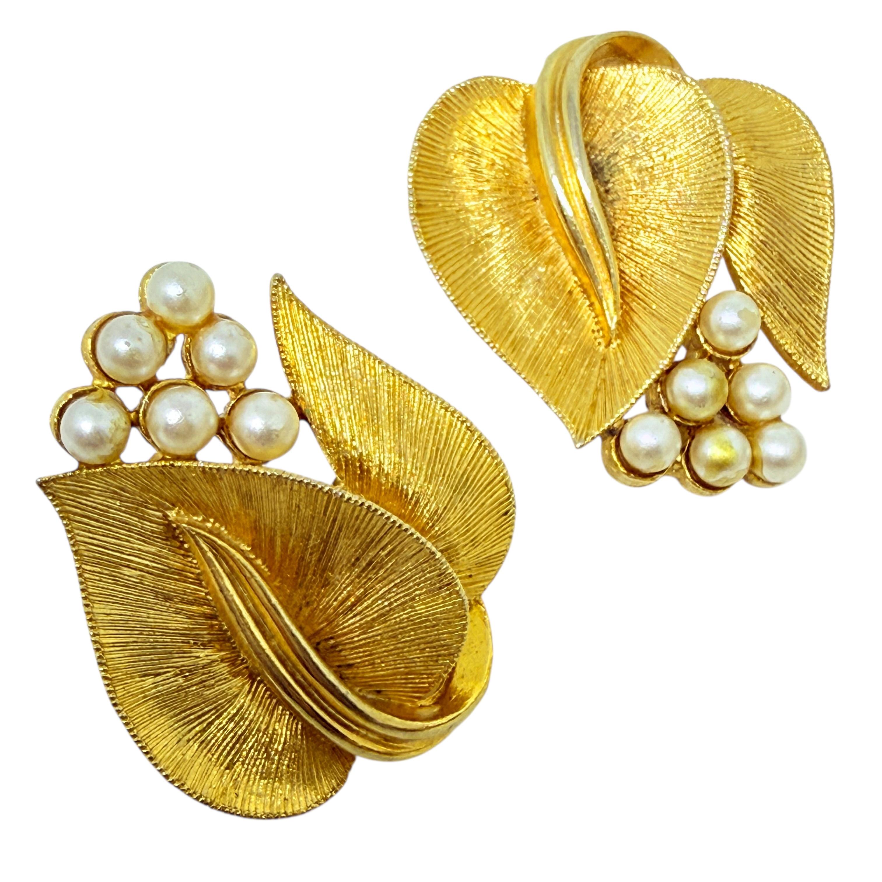 Vintage Gold Ton faux Perle Blatt Designer Clip auf Ohrringe im Angebot