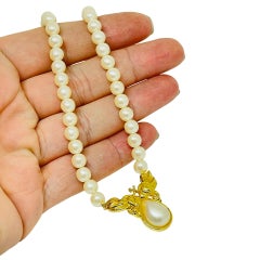 Vintage gold tone faux pearls beaded designer necklace