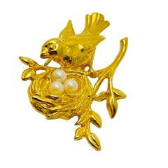 Vintage gold tone faux pearls bird nest eggs designer pin