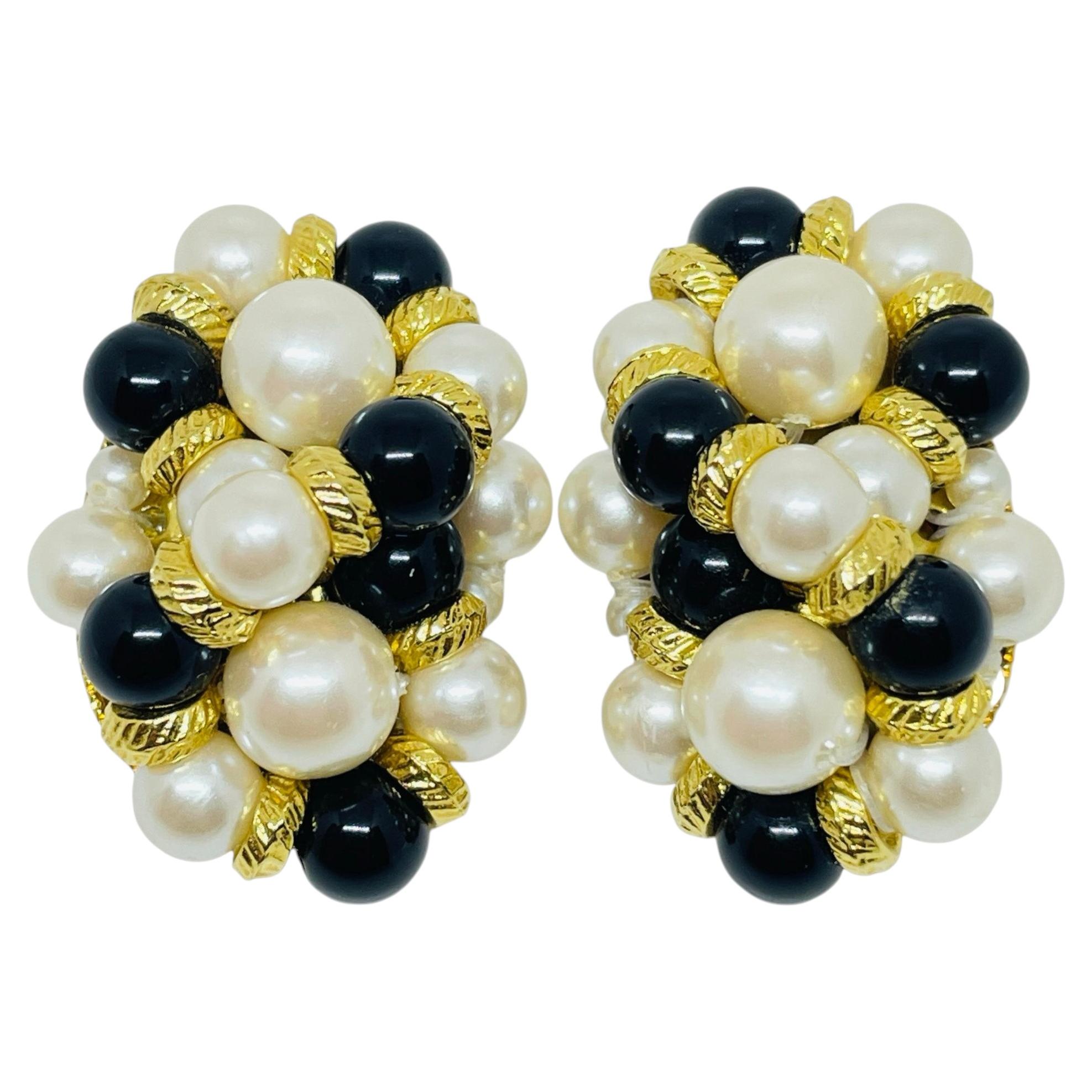 Boucles d'oreilles à clip de créateur, style vintage, dorées, ornées de perles artificielles et de perles noires