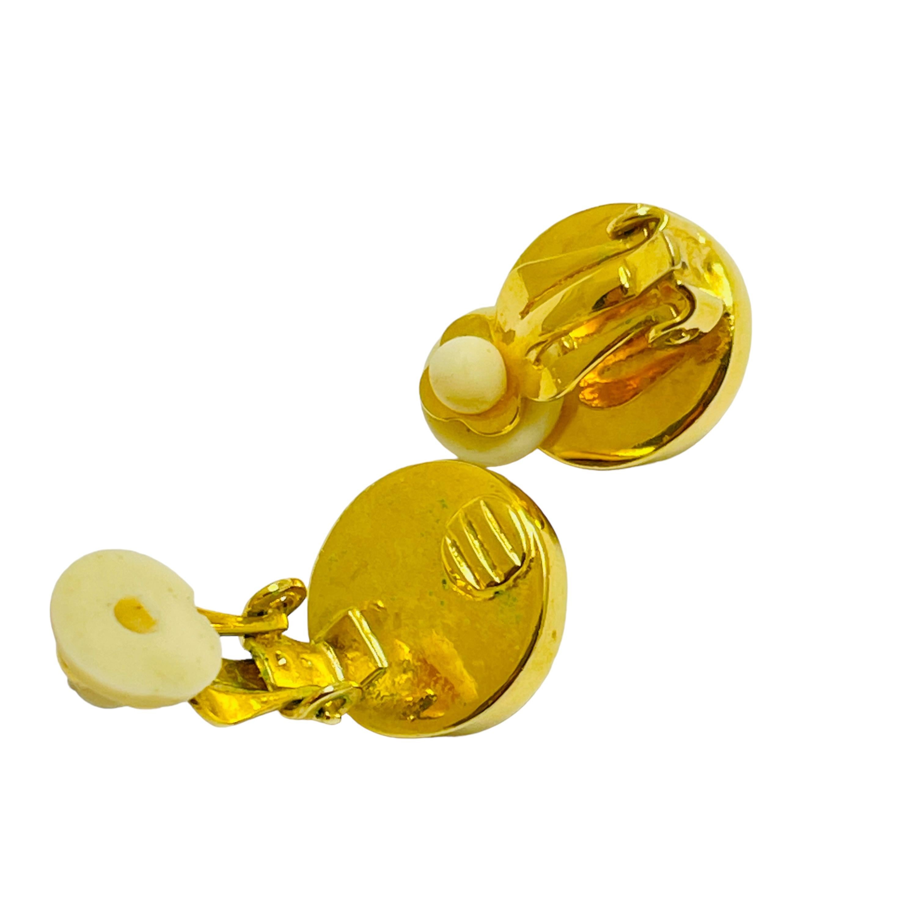 Pendientes de clip de diseño con perlas de imitación en tono dorado vintage en Bueno estado para la venta en Palos Hills, IL