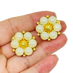 Vintage gold tone faux pearls flower designer clip on earrings