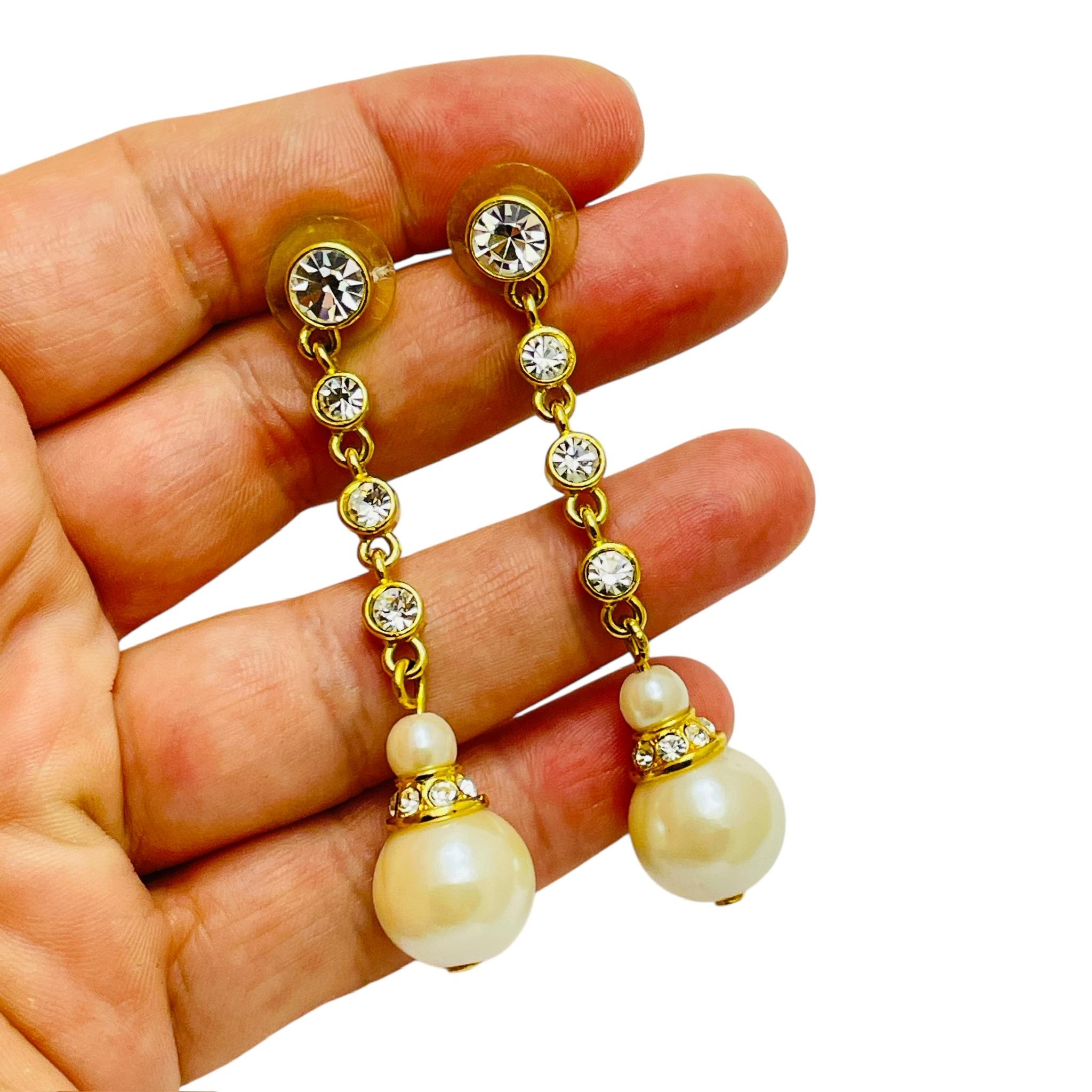 Women's Vintage gold tone faux pearls rhinestone designer dangle earrings For Sale