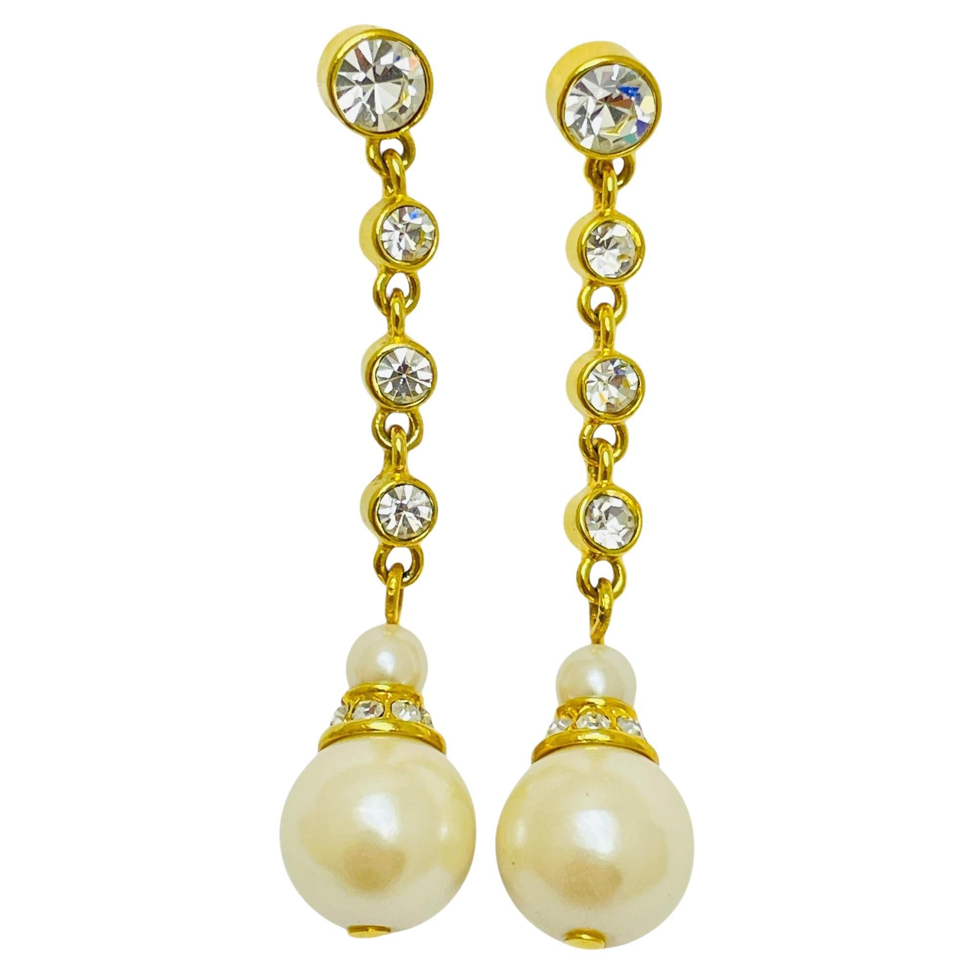 Orecchini pendenti vintage in oro con perle finte e strass di design