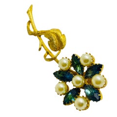 Broche vintage en fausses perles et strass, fleur de créateur, ton or