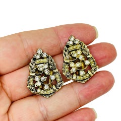 Orecchini a clip vintage in tonalità oro con perle finte e strass di design