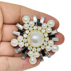 Broche vintage de diseño con perlas de imitación en tono dorado y strass en forma de flor