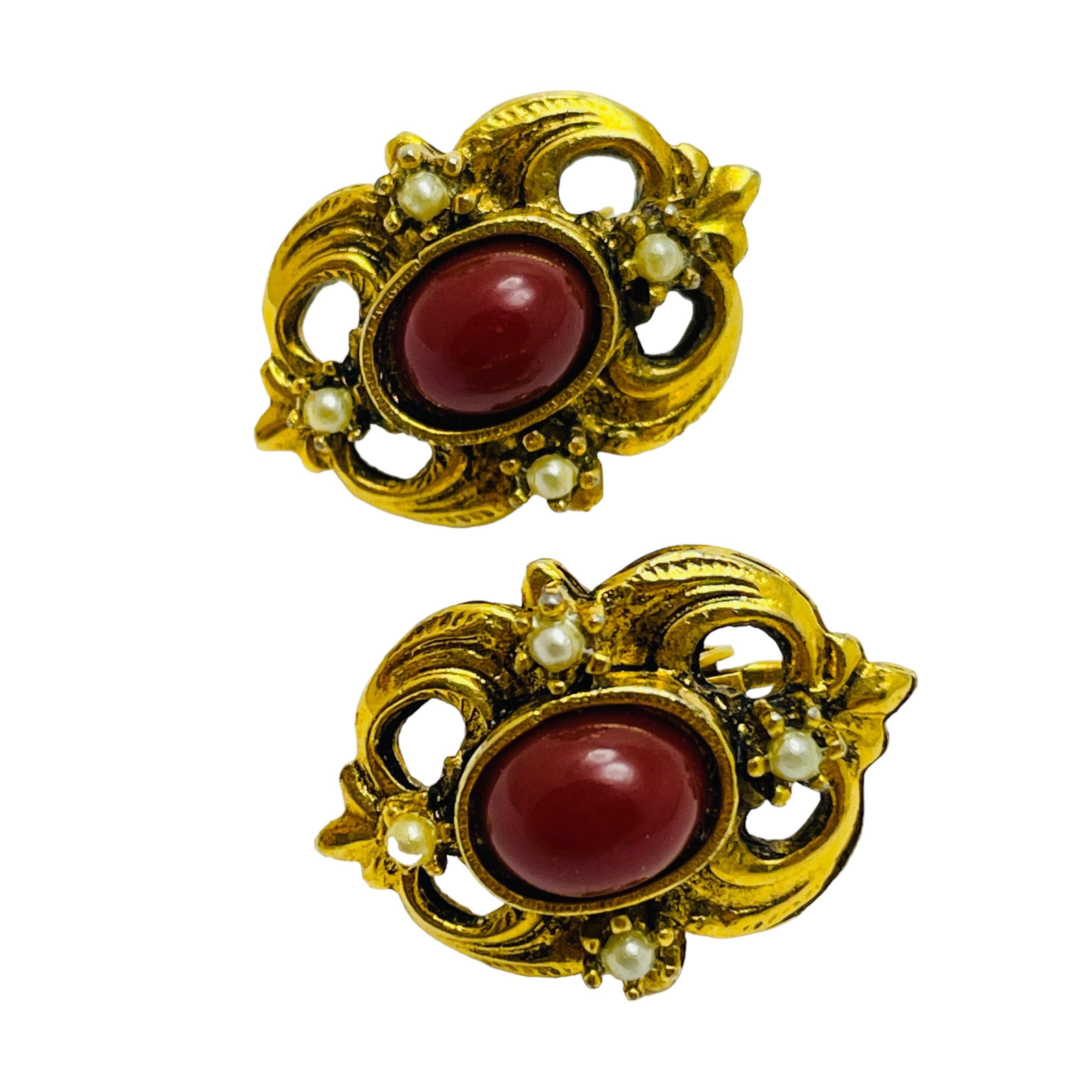 DETTAGLI

- senza segno 

- tono oro con pietre finte

- orecchini vintage di design

MISURE  

- 

CONDIZIONE

-  ottime condizioni vintage con minimi segni di usura 

 Sku 41

❤️❤️  GIOIELLI VINTAGE DI DESIGN ❤️❤️

❤️❤️  LA BOUTIQUE DI ALEXANDER 