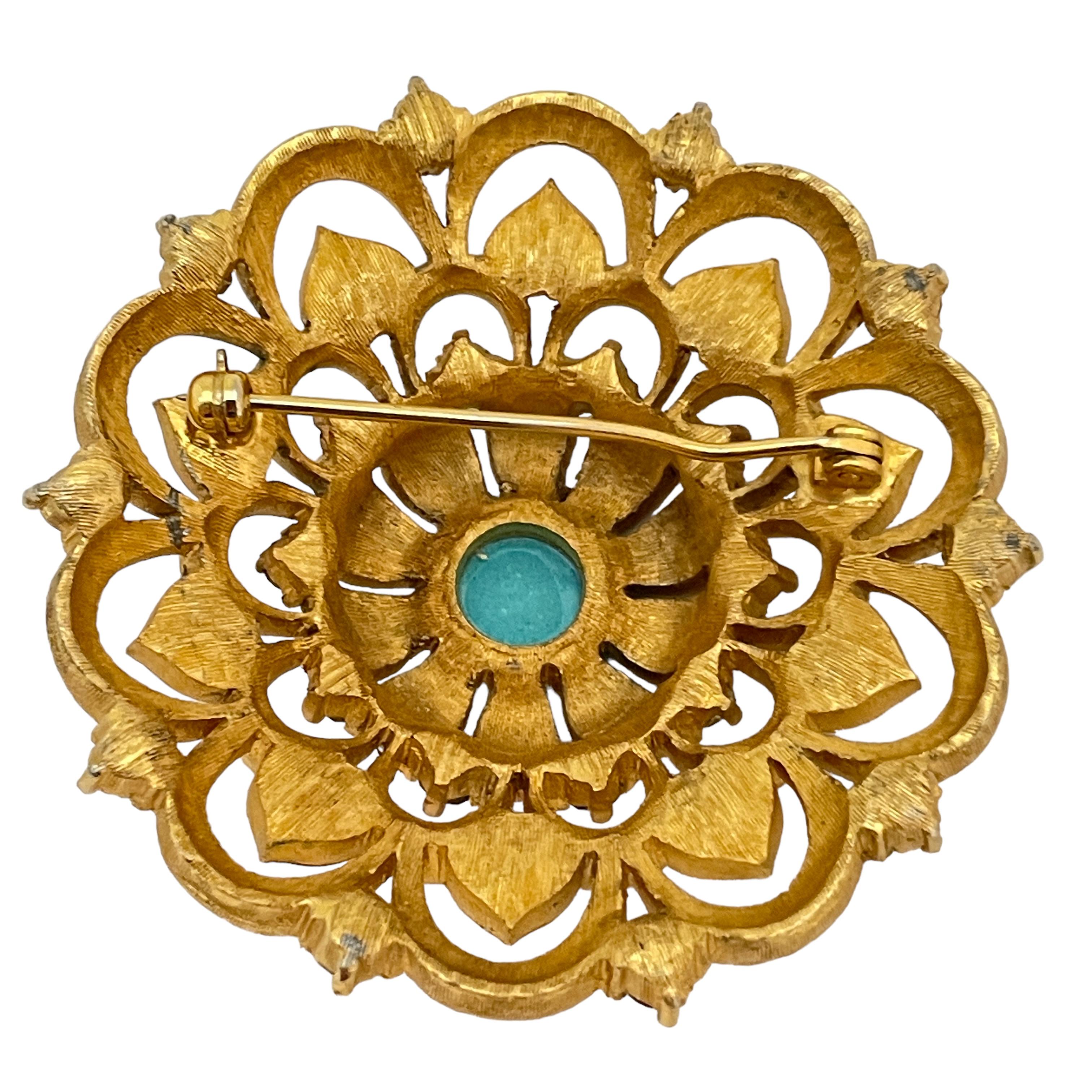 Vintage gold tone faux turquoise rhinestone brooch  In Excellent Condition For Sale In Palos Hills, IL