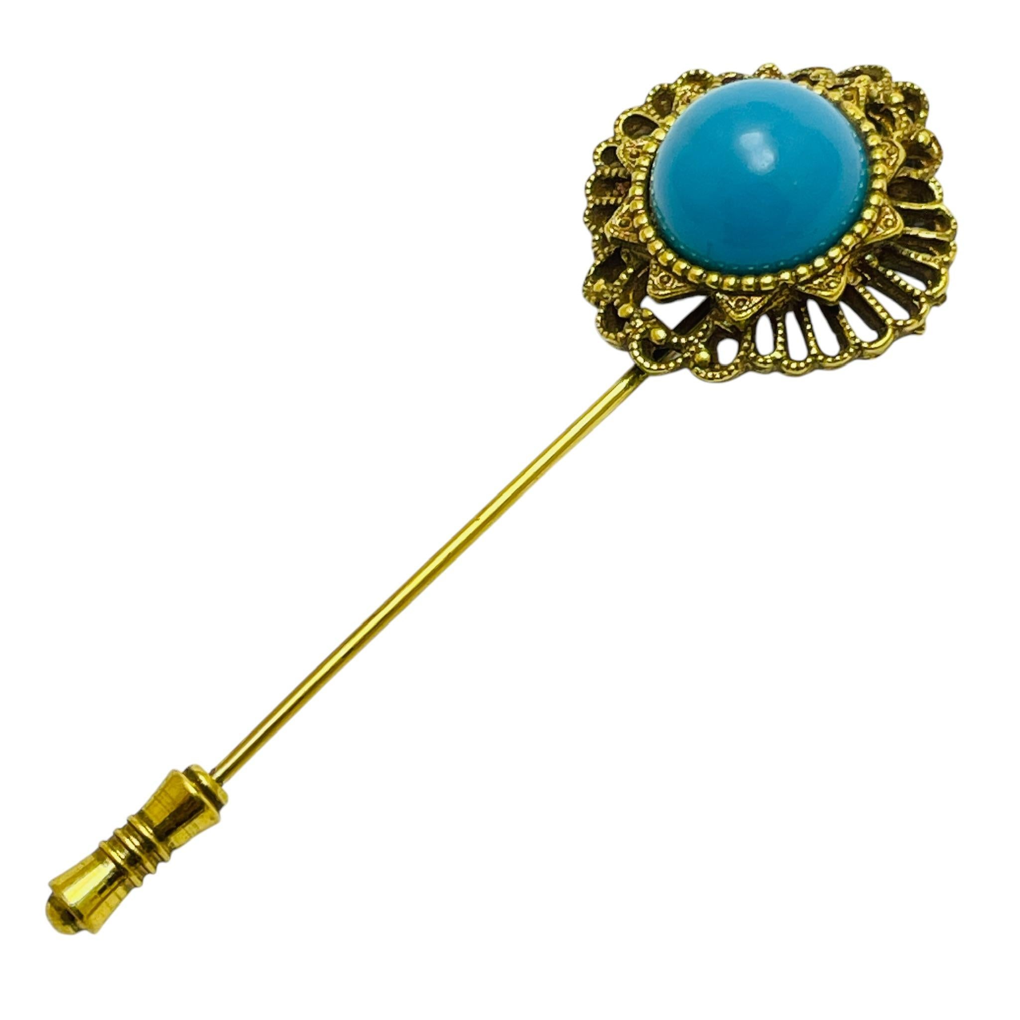 DETAILS

• unsigned 

• gold tone with faux turquoise

• vintage designer stick pin 

MEASUREMENTS  

• 

CONDITION

•  very good vintage condition with minimal signs of wear 

 Sku 48

❤️❤️  VINTAGE DESIGNER JEWELRY ❤️❤️

❤️❤️  ALEXANDER’S BOUTIQUE