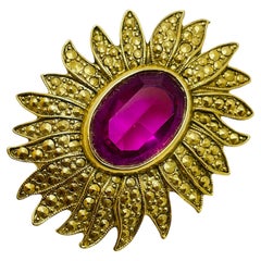 Broche de diseño vintage de cristal rosa fucsia con flor en tono dorado