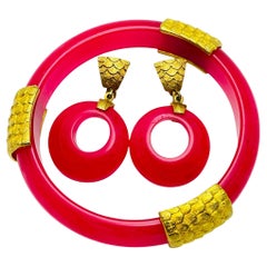 Vintage gold tone fuchsia pink resin bangle bracelet clip earrings set