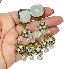Orecchini pendenti vintage con perline di vetro color oro e strass di design