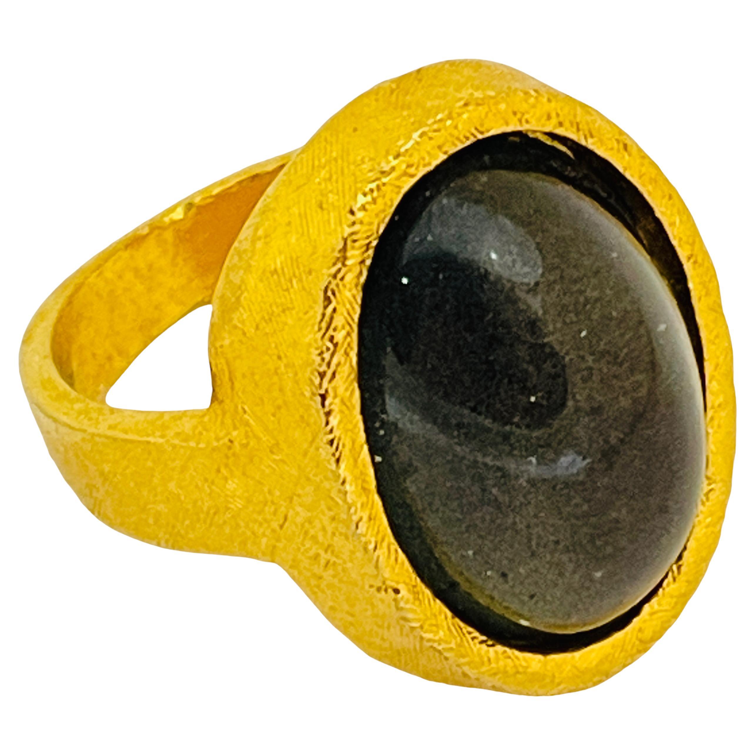 Vintage gold tone glass cabochon designer ring For Sale