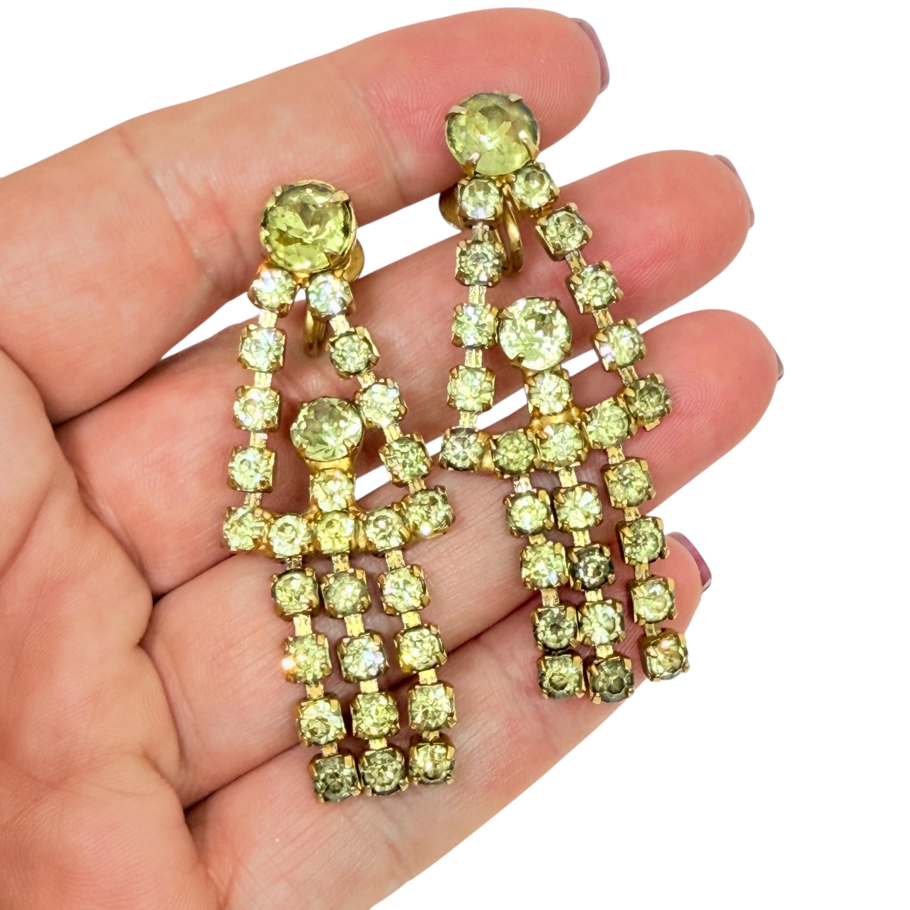 DETAILS

• unsigned

• gold tone with glass stones

• vintage designer earrings
 
MEASUREMENTS  

• CONDITION

•  very good vintage condition with minimal signs of wear 

 Sku 53

❤️❤️   VINTAGE DESIGNER JEWELRY   ❤️❤️

❤️❤️  ALEXANDER’S BOUTIQUE 