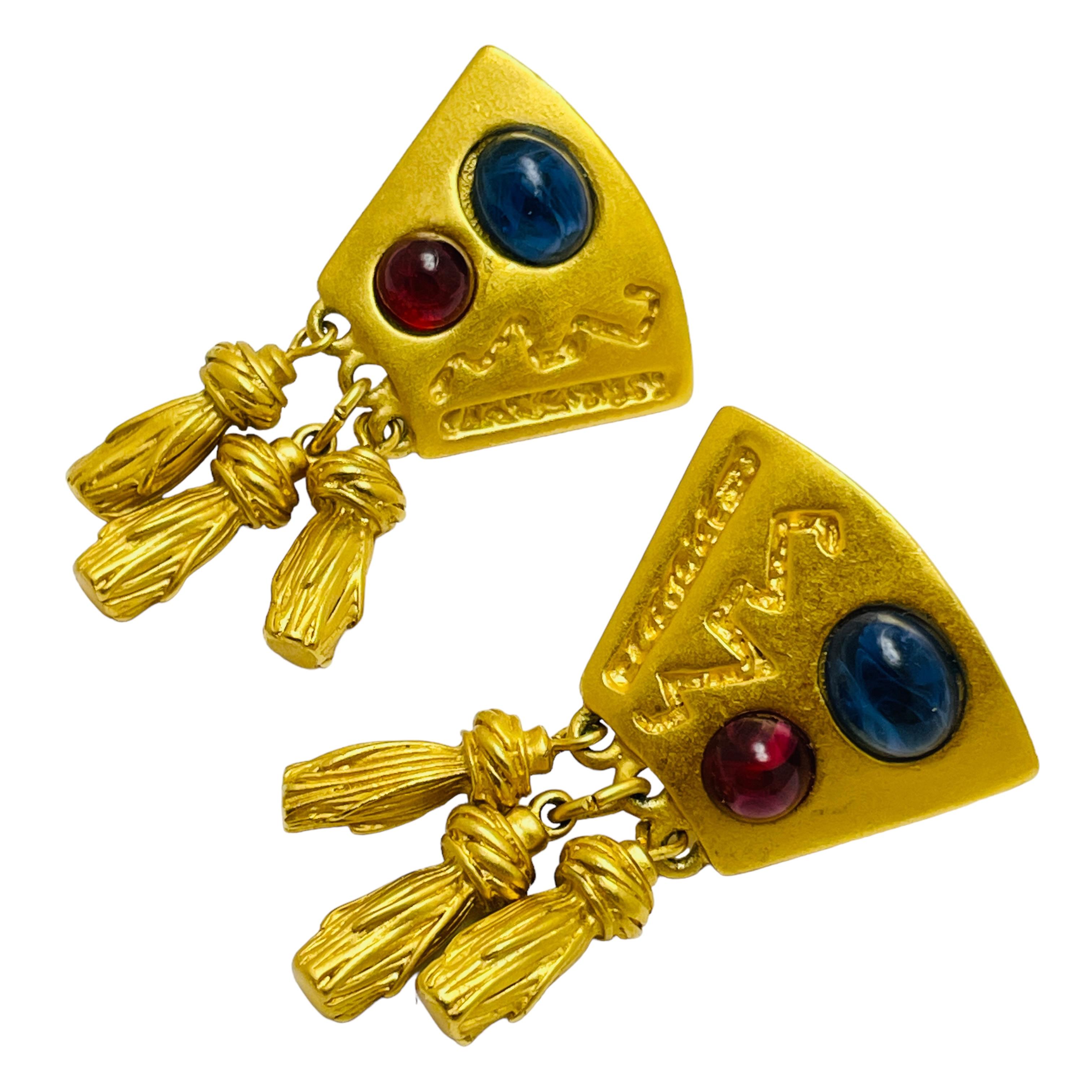 DETTAGLI

- senza segno  

- tono oro con pietre di vetro

- orecchini vintage di design

MISURE  

- 

CONDIZIONE

-  ottime condizioni vintage con minimi segni di usura 

 Sku 46

❤️❤️  GIOIELLI VINTAGE DI DESIGN ❤️❤️

❤️❤️  LA BOUTIQUE DI
