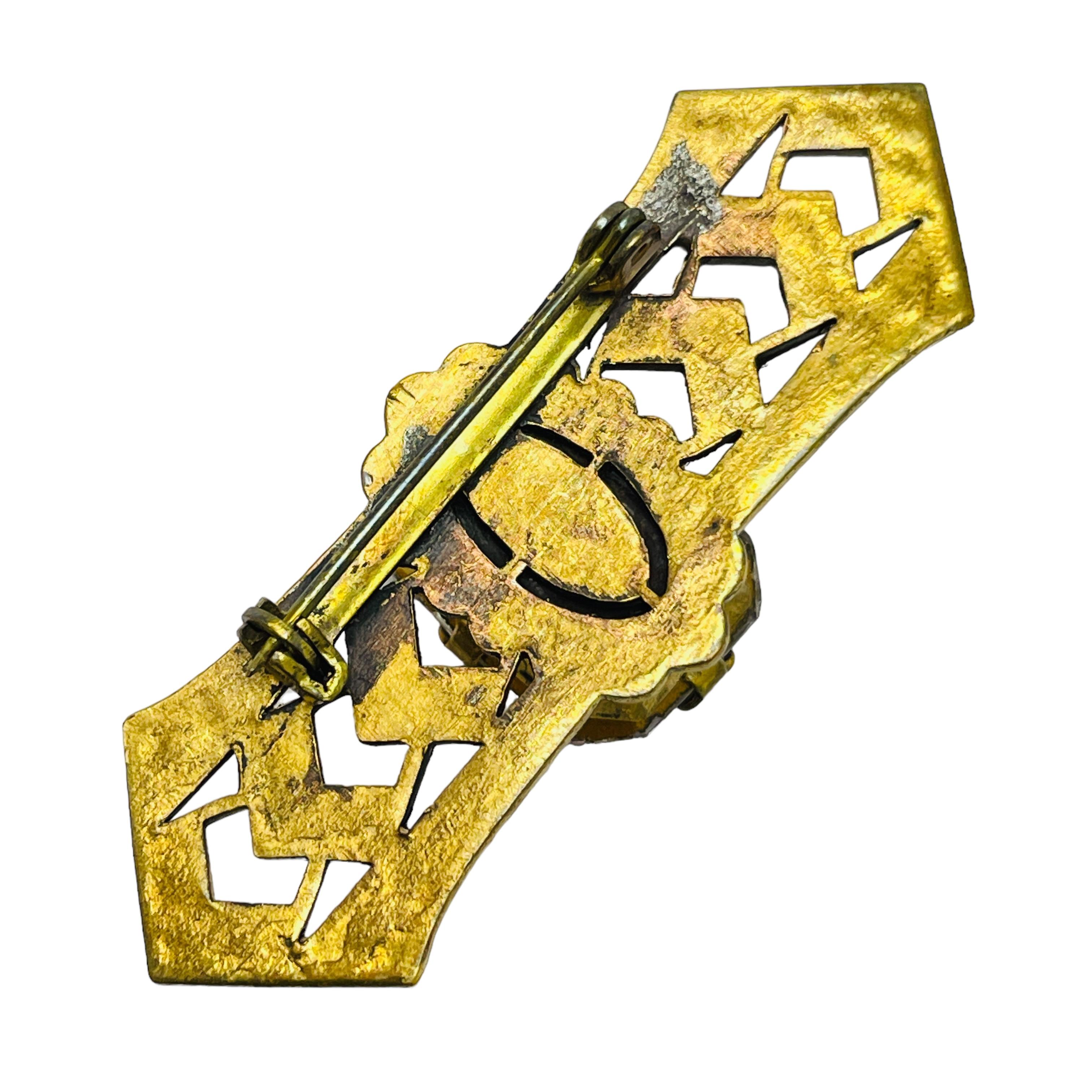 Goldfarbene Designer-Brosche aus Glas im Zustand „Gut“ im Angebot in Palos Hills, IL