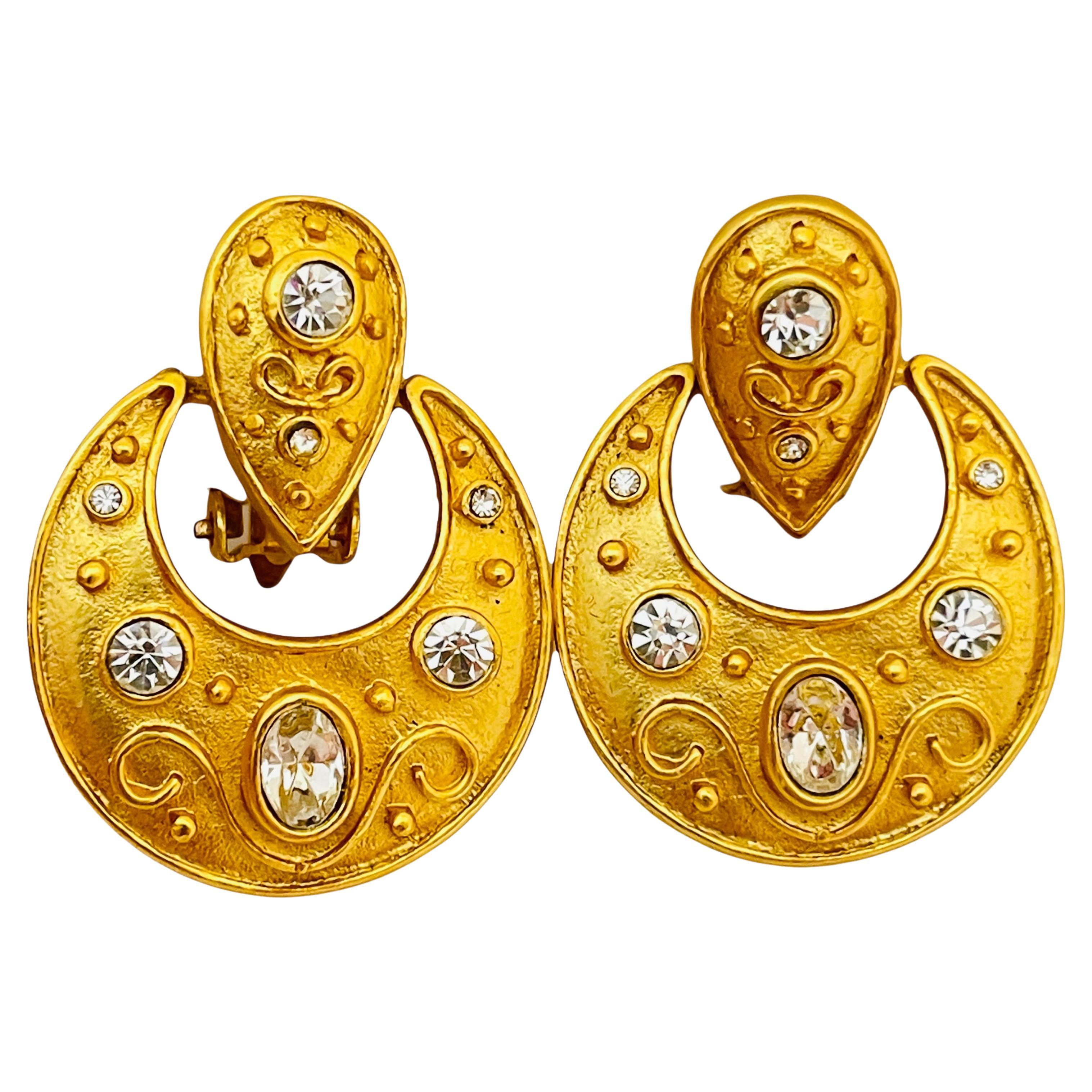 Vintage gold tone glass Etruscan style door knocker clip on designer earrings For Sale