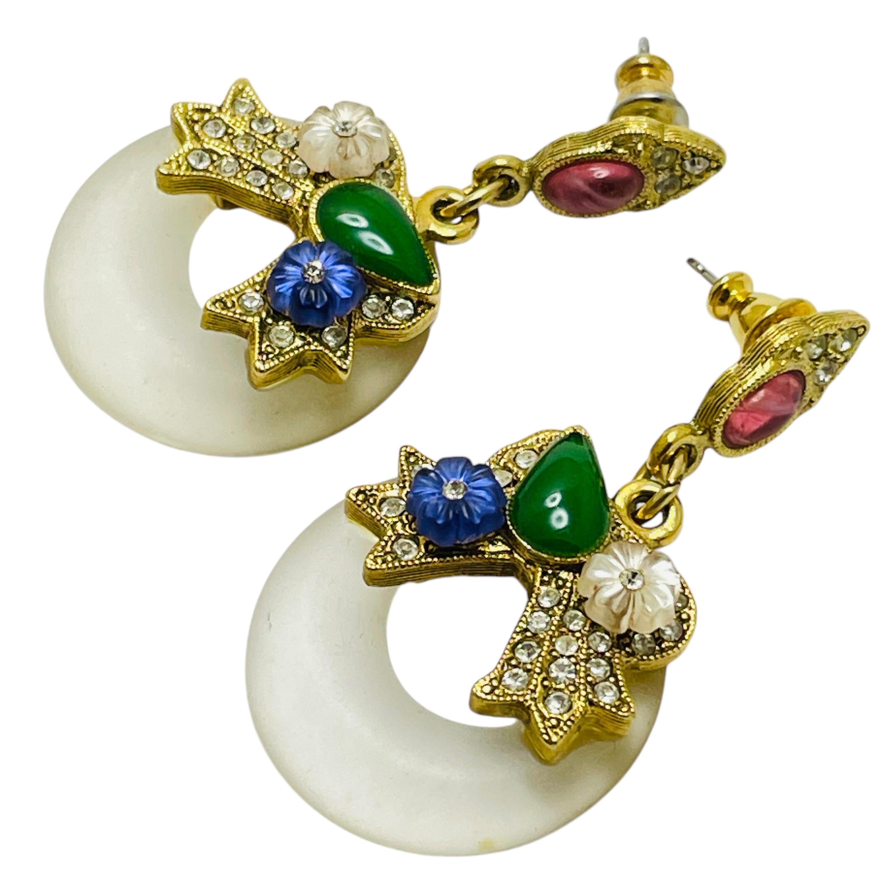 Vintage Gold Ton Glas Blumen baumeln Juwel Designer Ohrringe Damen im Angebot