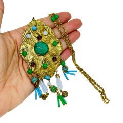 Collana con ciondolo di design in vetro e giada d'epoca in tonalità oro