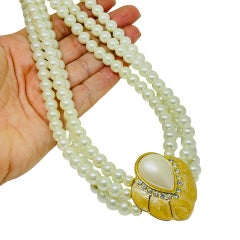 Collar vintage de diseño con perlas de cristal en tono dorado y esmalte de strass